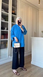 Kolları Yırtmaçlı Sweatshirt Mavi