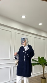 Lacivert Kolları Gömlek Detaylı Kazak