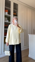 Oysh Sweatshirt Butter Yellow