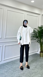 Parmak Geçirmeli Sweatshirt Beyaz
