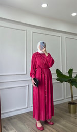 Pembe - Piliseli Kemerli Elbise