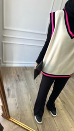 Pembe V Yaka Şeritli Süveter