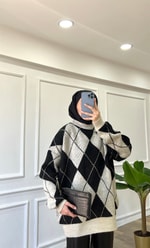 Siyah / Bej Baklava Desenli Kazak