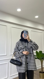 Siyah Kazayağı Desenli Ceket 