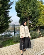 Siyah pliseli etek
