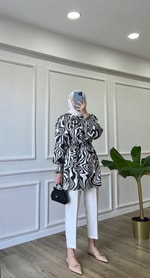 Siyah - Saten Desenli Kemerli Tunik 