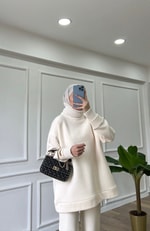 Taş Fitilli Boğazlı Sweatshirt 
