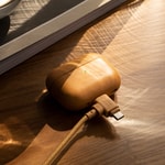 Apple AirPods Pro 2 Kılıf Qi M-Safe Şarj Özellikli Native Union RE Classic Serisi Suni Deri Kapak
