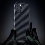 Apple iPhone 13 Pro Kılıf M-safe Özellikli Karbon Fiber Benks Essential Kevlar Kapak