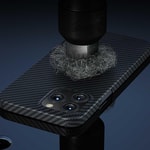 Apple iPhone 13 Pro Kılıf M-safe Özellikli Karbon Fiber Benks Essential Kevlar Kapak