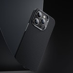 Apple iPhone 15 Plus Kılıf M-safe Özellikli Karbon Fiber Benks Essential ArmorAir 600D Kevlar Kapak