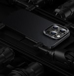 Apple iPhone 15 Plus Kılıf M-safe Özellikli Karbon Fiber Benks Essential ArmorAir 600D Kevlar Kapak