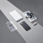 Apple iPhone 15 Plus Kılıf M-safe Şarj Özellikli 600D Aramid Fiber Pitaka Ultra-Slim Classic Serisi Black-Grey Twill Kapak