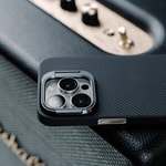 Apple iPhone 15 Pro Kılıf M-safe Şarj Özellikli 600D Zore Krek Karbon Standlı Kapak