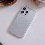 Apple iPhone 15 Pro Kılıf M-safe Şarj Özellikli Simli Arka Yüzey Coehl Lumino Kapak