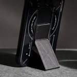 Apple iPhone 15 Pro Max Kılıf M-safe Şarj Özellikli Teknoloji Desenli Standlı Skinarma Helio Kapak