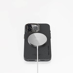 Apple iPhone 15 Pro Max Kılıf Recci Machinist Serisi M-safe Şarj Özellikli Magnetik Karbon Kapak