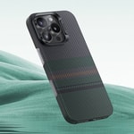 Apple iPhone 16 Pro Max Kılıf M-safe Şarj Özellikli Karbon Fiber Tasarımlı Benks Aurora ArmorAir Kevlar Kapak