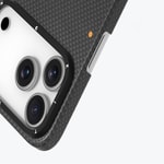 Apple iPhone 17 Pro Kılıf M-safe Şarj Özellikli Aramid Fiber Youngkit 1500D Extreme Wing Titanyum-Gold Serisi Kapak