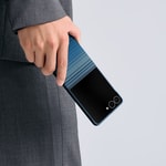 Galaxy Z Flip 8 Kılıf M-safe Şarj Özellikli Aramid Karbon Fiber Pitaka Tactile Woven Sunset-Moonrise Serisi Kapak