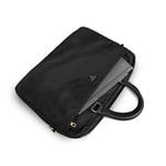 Guess Orjinal Lisanslı Naylon Kumaş Metal Üçgen Logolu Omuz Askılı 15-16 inç Laptop Çantası