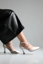 7 Cm Kadeh Ökçeli Çapraz Taş Bantlı Stiletto Ten Kadın Ayakkabı CM130-7 Kadın Yüksek Topuklu Carla Bella My Bella CM130-7 23Y