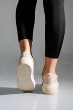 Hafif Kalın Tabanlı Rahat Günlük Casual Yürüyüş Bej Süet Kadın Spor Ayakkabı HELEN Kadın Sneaker Beınsteps Beinsteps Ş-20 Helen 22K