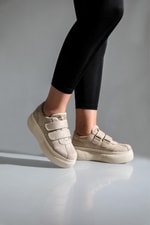 Hafif Kalın Tabanlı Rahat Günlük Casual Yürüyüş Bej Süet Kadın Spor Ayakkabı HELEN Kadın Sneaker Beınsteps Beinsteps Ş-20 Helen 22K