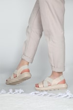Lastikli Günlük Rahat Bej Kadın Sandalet FT-2560 Kadın Düz Sandalet Carla Bella CB FT-2560 Sandalet 22Y