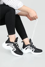 Nefes Alır Kalın Taban Bağcıklı Siyah Beyaz Kadın Spor Ayakkabı 2133 Kadın Günlük Spor Ayakkabı Lambırlent LAMBIRLENT 2133 ZEN SPOR AYAK