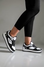 Rahat Bağcıklı Günlük Beyaz Siyah Unisex Spor Ayakkabı 2181 Unisex Günlük Spor Ayakkabı Lambırlent LAMBIRLENT 2181 UNİSEX SPOR