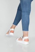 Rahat Günlük Zımbalı Beyaz Kadın Sandalet S-22185 Kadın Düz Sandalet Carla Bella Cb S-22185 Sandalet 22y