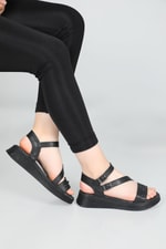 Rahat Günlük Zımbalı Siyah Kadın Sandalet S-22185 Kadın Düz Sandalet Carla Bella Cb S-22185 Sandalet 22y