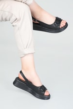 Rahat Taban Düz Siyah Kadın Sandalet S-22190 Kadın Düz Sandalet Carla Bella Carla Bella S-22190 22y