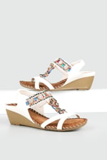 Rahat Taban Taşlı Lastikli Beyaz Kadın Sandalet 151-12 Kadın Düz Sandalet Guja GUJA 151-12 ZEN SANDALET