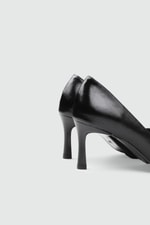 Sivri Burun Stiletto Siyah Kırışık Rugan Kadın Ayakkabı WST-70 Kadın Stiletto Carla Bella My Bella WST-70 Kadın 25K