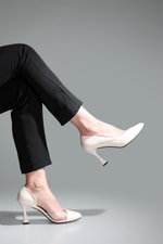 Yarı Şeffaf Sivri Burun 9 CM Topuklu Ten Kadın Ayakkabı CM-054 Kadın Yüksek Topuklu Carla Bella My Bella CM-054 Şeffaf 23Y