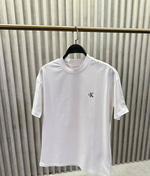 CLVN GÖĞSÜ KÜÇÜK NAKIŞ LOGO BEYAZ ERKEK TSHIRT