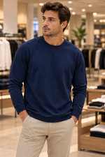 ERKEK YEŞİL NAKIŞ DETAYLI LACİVERT BASİC SWEATSHIRT 