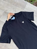GUSS KADIN SİYAH METAL LOGO TSHIRT 