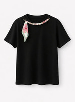 MSSİMO FULARLI İNCİLİ KADIN SİYAH TSHIRT 