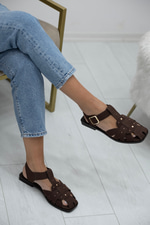 Olivia Model Kemer Detaylı Zımbalı Sandalet Kahve Süet