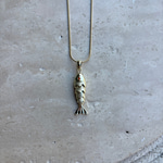 Gold Balıklı Çelik Kolye 