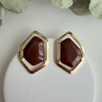 Kahve Taşlı Gold Altıgen Çerçeveli Küpe