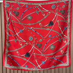 Kemer Desenli Kırmızı Fular (70x70)