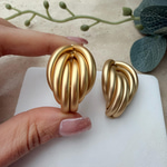 Mat Gold Banana Küpe 