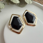 Siyah Taşlı Gold Altıgen Çerçeveli Küpe