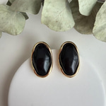 Siyah Taşlı Gold Detaylı Asimetrik Küpe