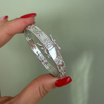 Taşlı Yonca Damgalı Silver Kelepçe