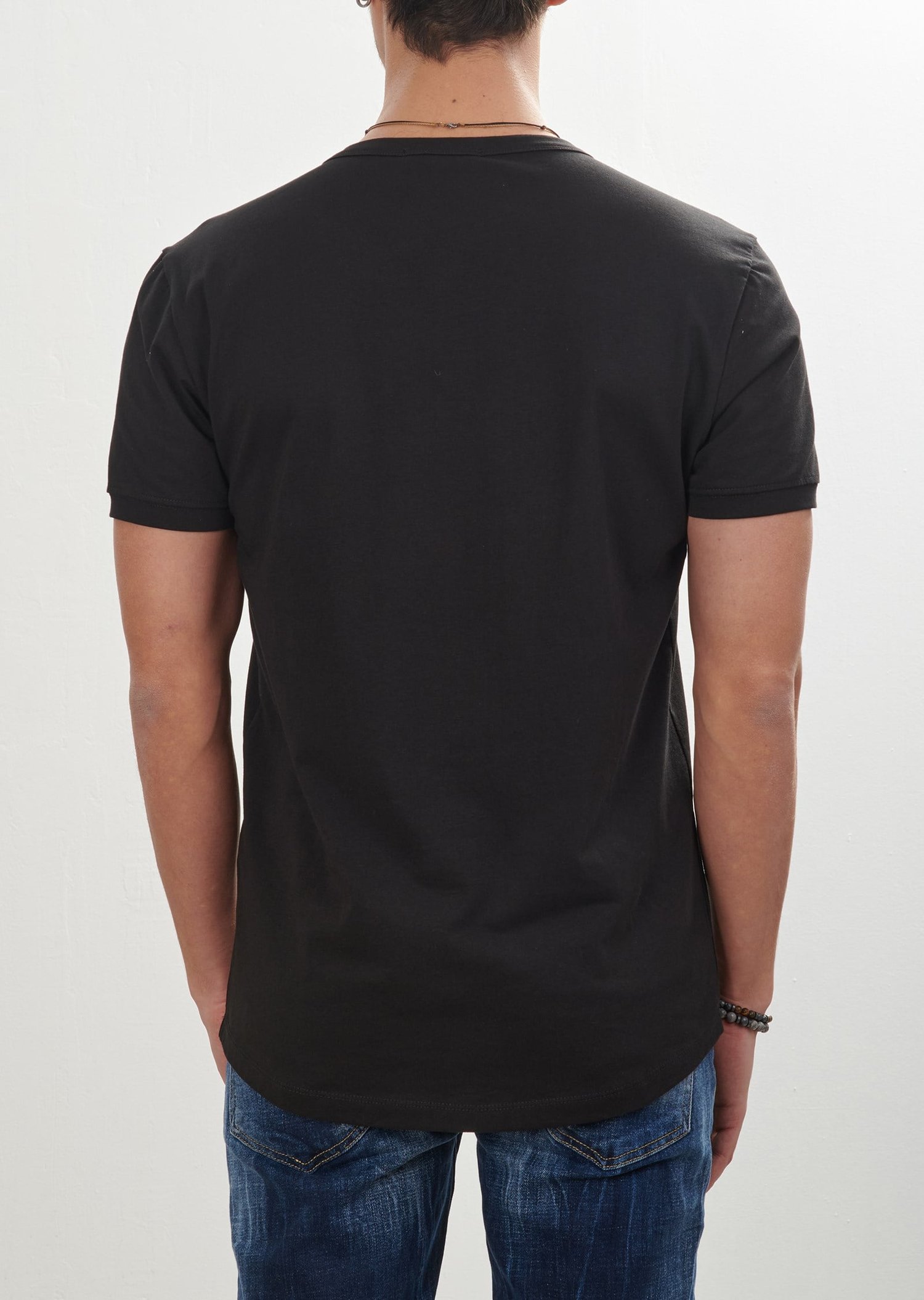 Basic Derin Yaka T-Shirt